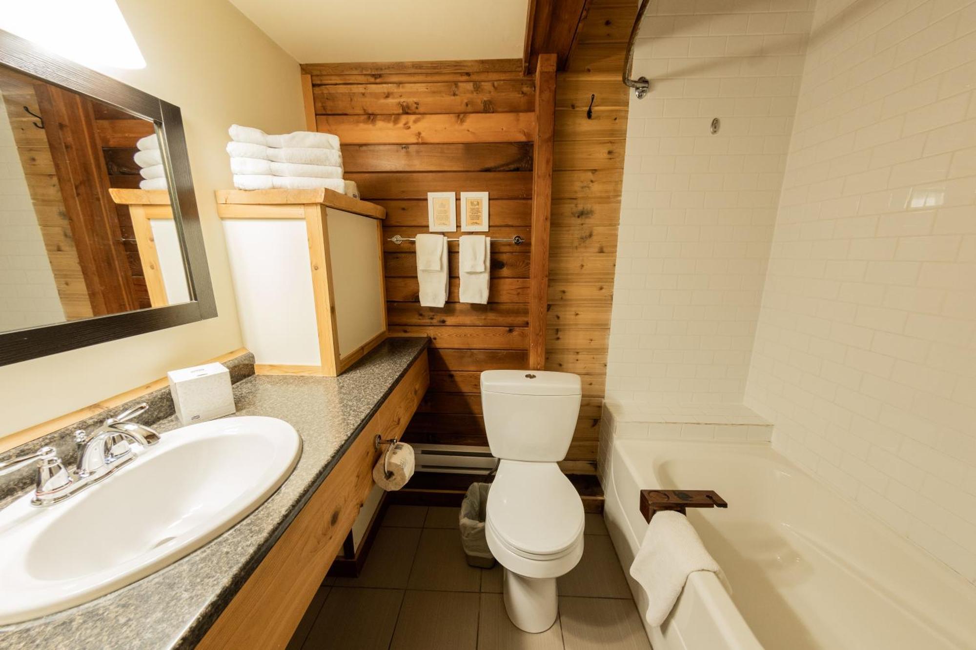 Ocean Village Resort Tofino Eksteriør billede