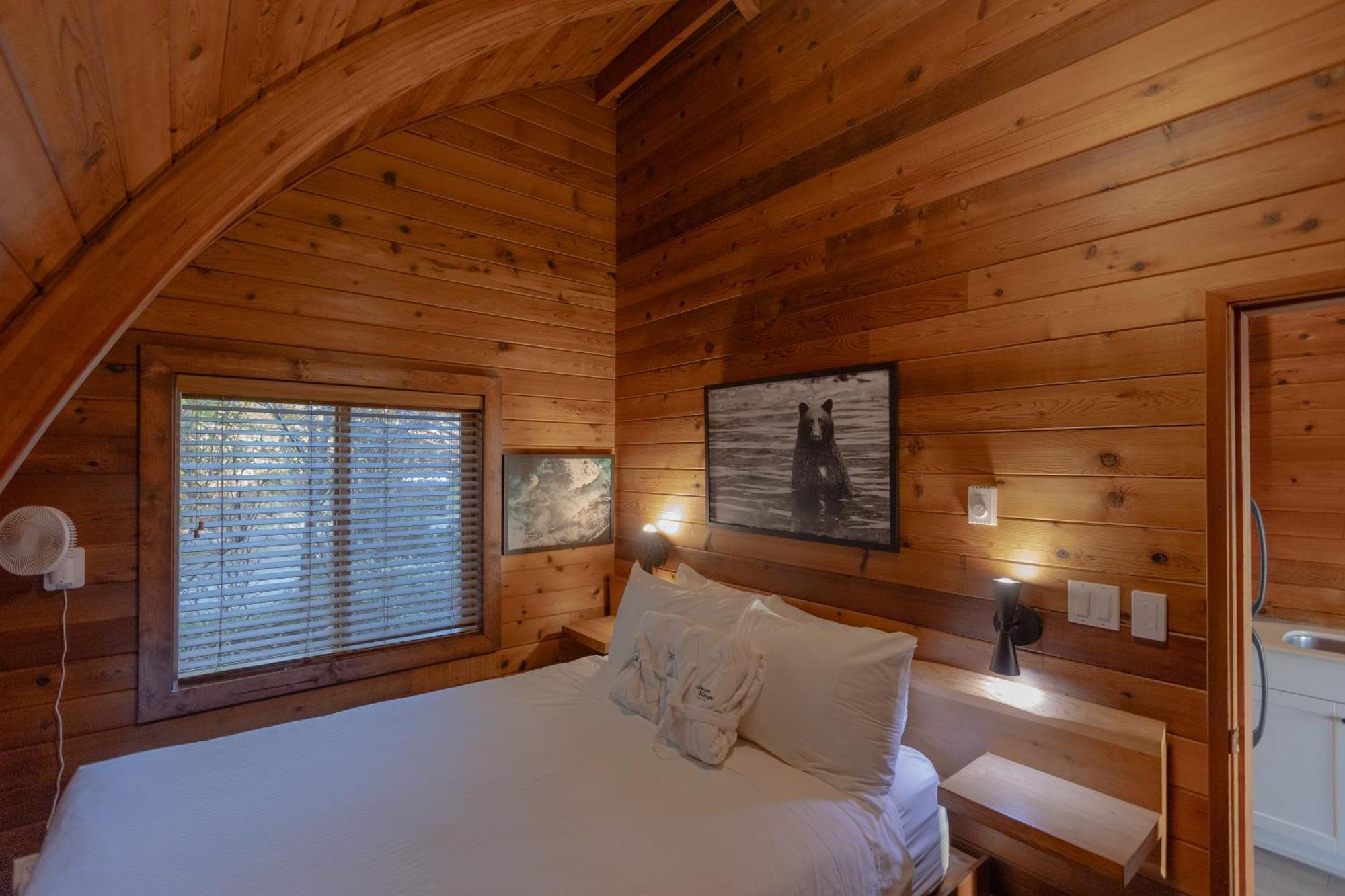 Ocean Village Resort Tofino Eksteriør billede